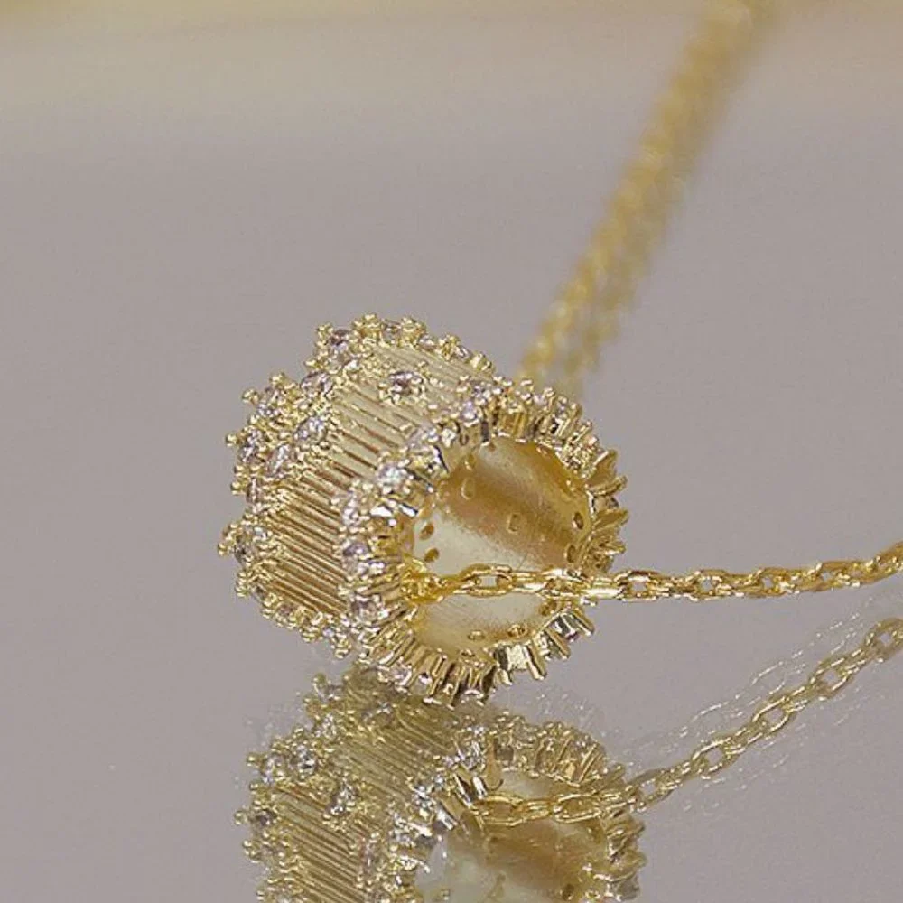 NEW 14k Gold Plated Round Diamond Geometric Textured Pendant Necklace